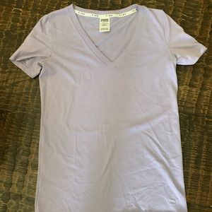 Pink brand v neck t-shirt. Size xS